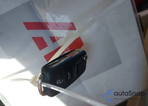 2017 Volkswagen Beetle #Pinkbeetle/1.8T Classic/1.8T S/1.8T Se/1.8T Sel z USA, uszkodzony, nr VIN 3VW517AT5HM802277